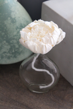 Cargar imagen en el visor de la galería, White Sola Flower