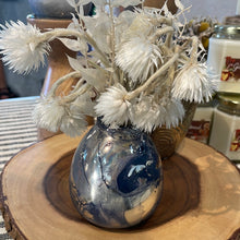 Cargar imagen en el visor de la galería, Preserved Flowers in Mercury Vase
